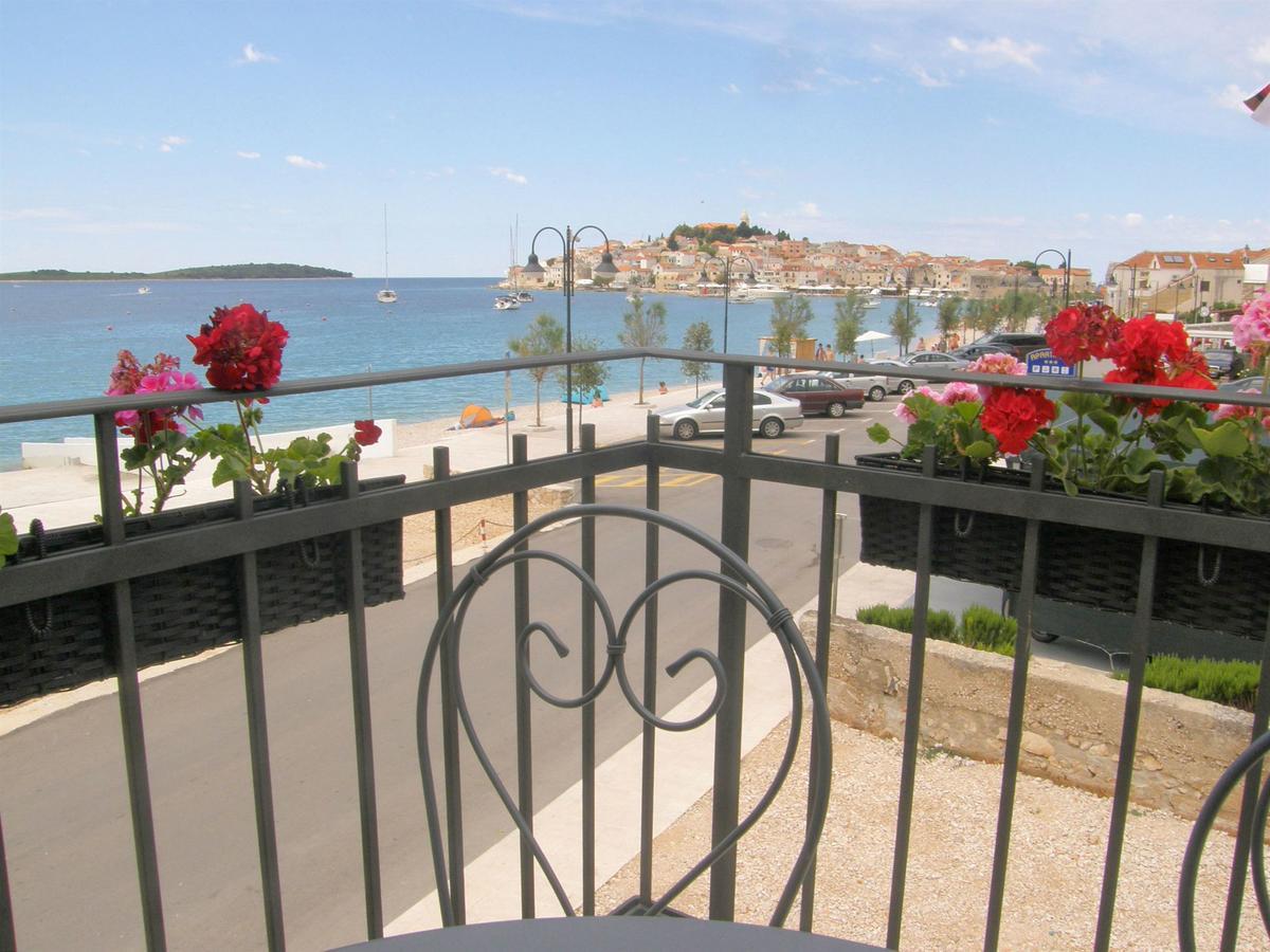 Apartments Mare Primošten Eksteriør billede