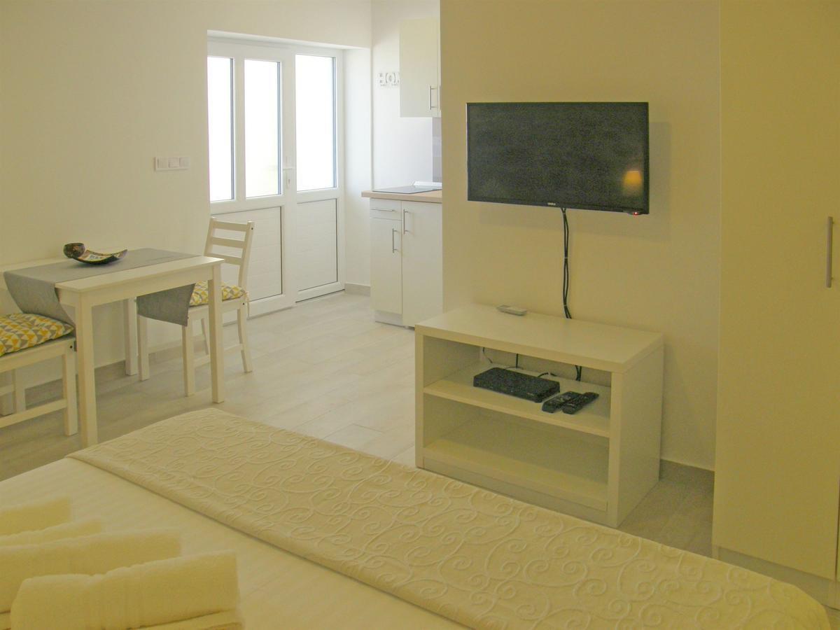 Apartments Mare Primošten Eksteriør billede